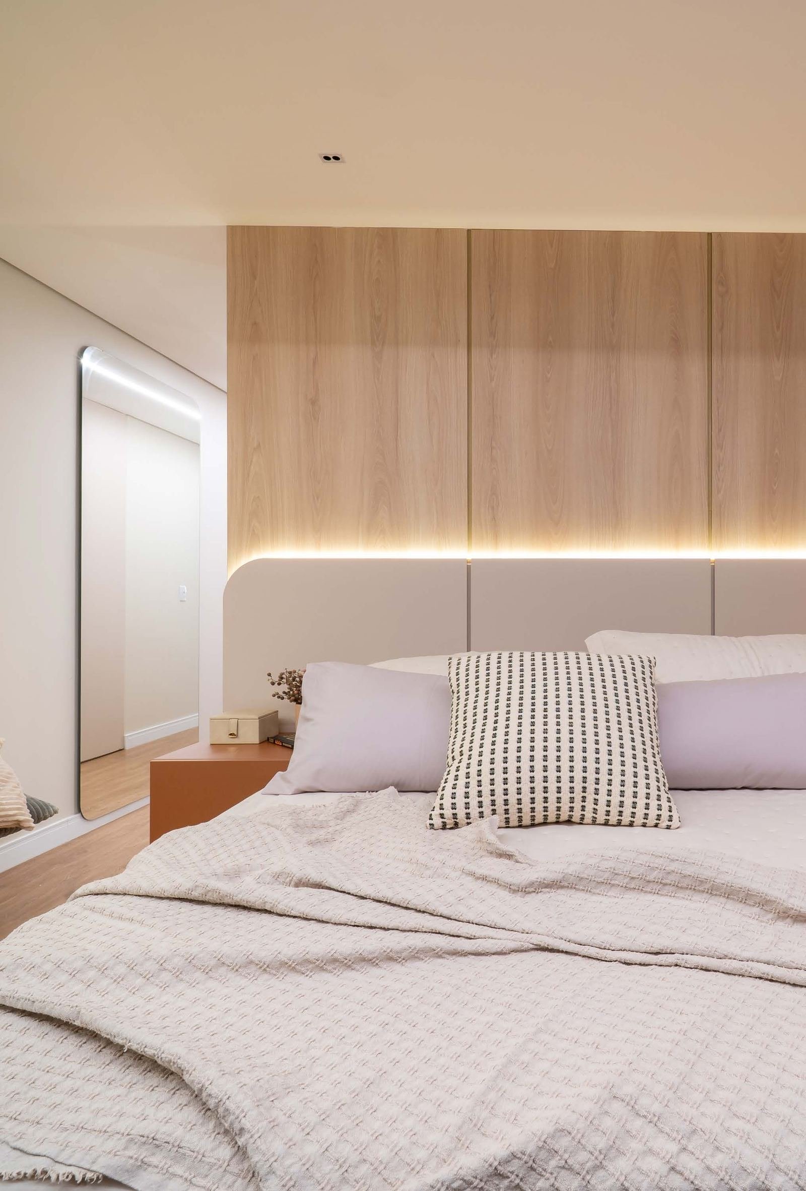 Bedroom & Closet